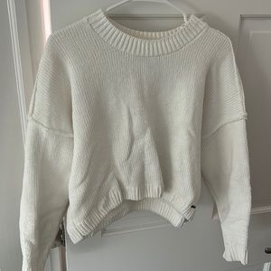 Hollister cropped sweater, Size M